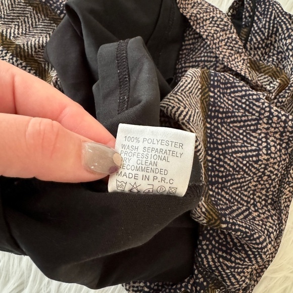 Daphnea Patterned Blouse - Picture 3 of 4